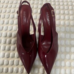 Berness Women's Maroon Slingback Heels